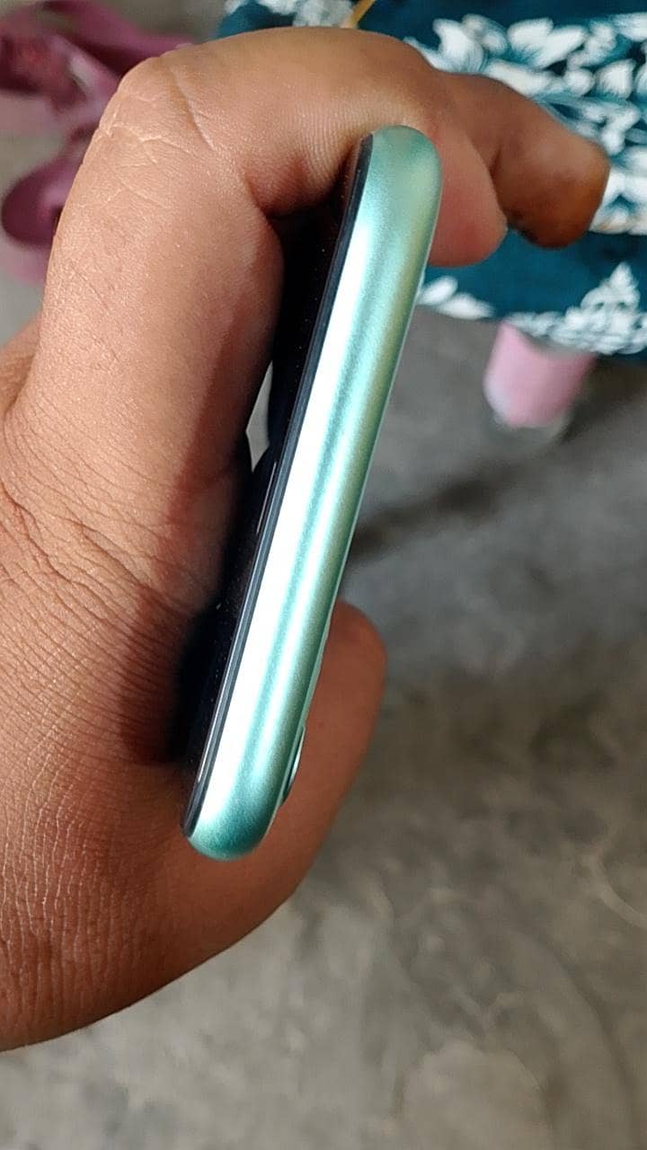 Apple iPhone 11 2