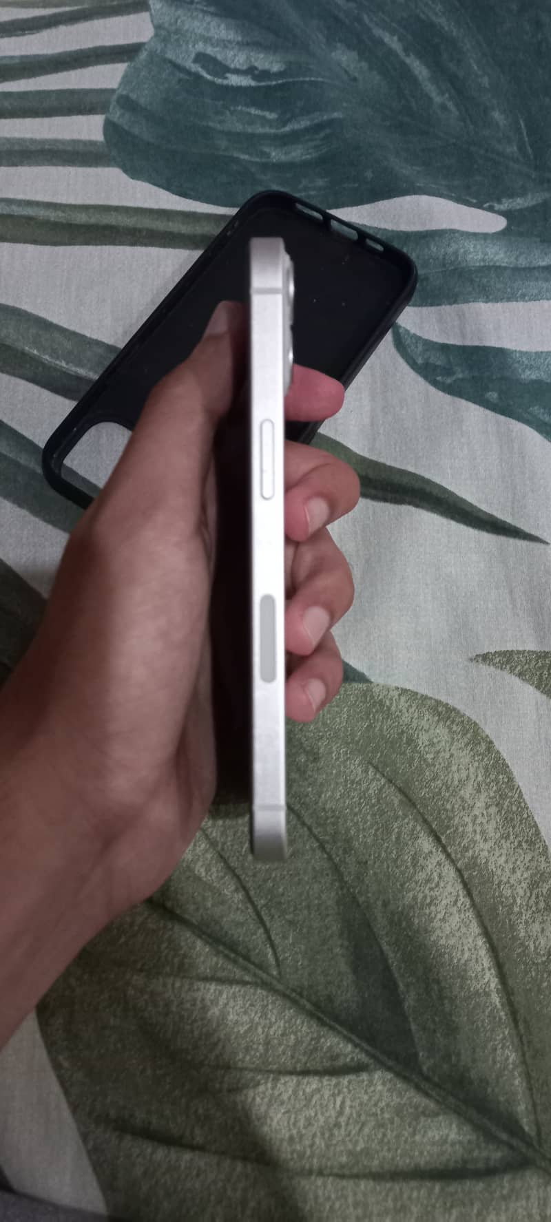 Apple iPhone 13 2