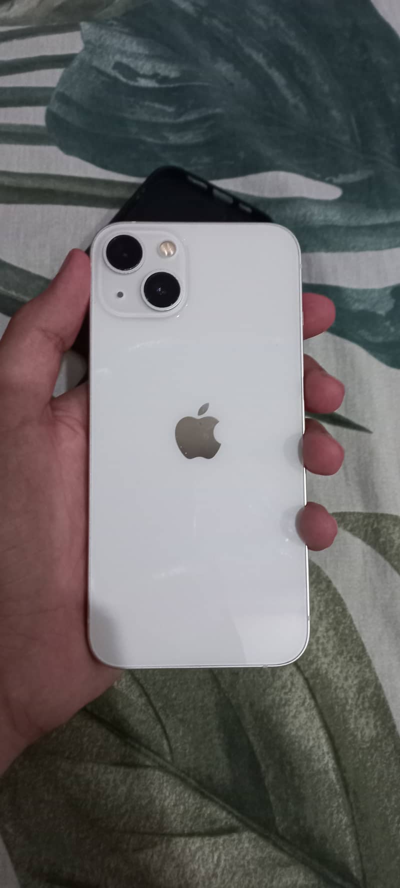Apple iPhone 13 5