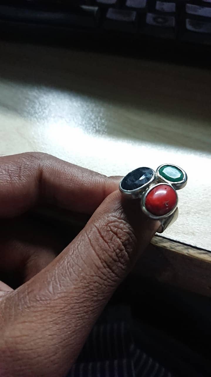 Three Emerald Ring 2