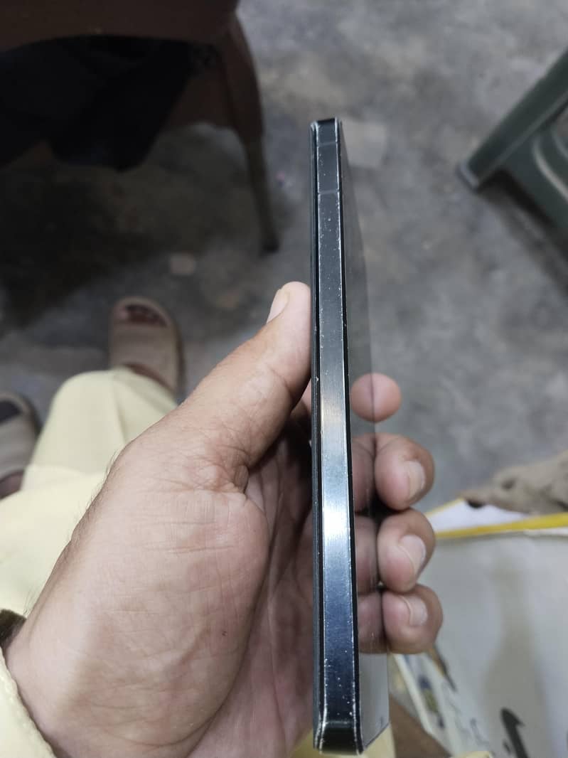 Sharp Aquos R7 7