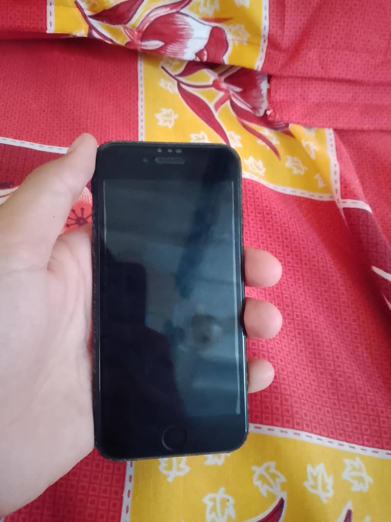 Apple iPhone SE 3rd generation 1
