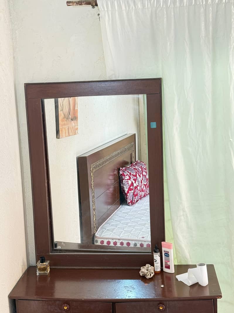 dressing table with mirror 1