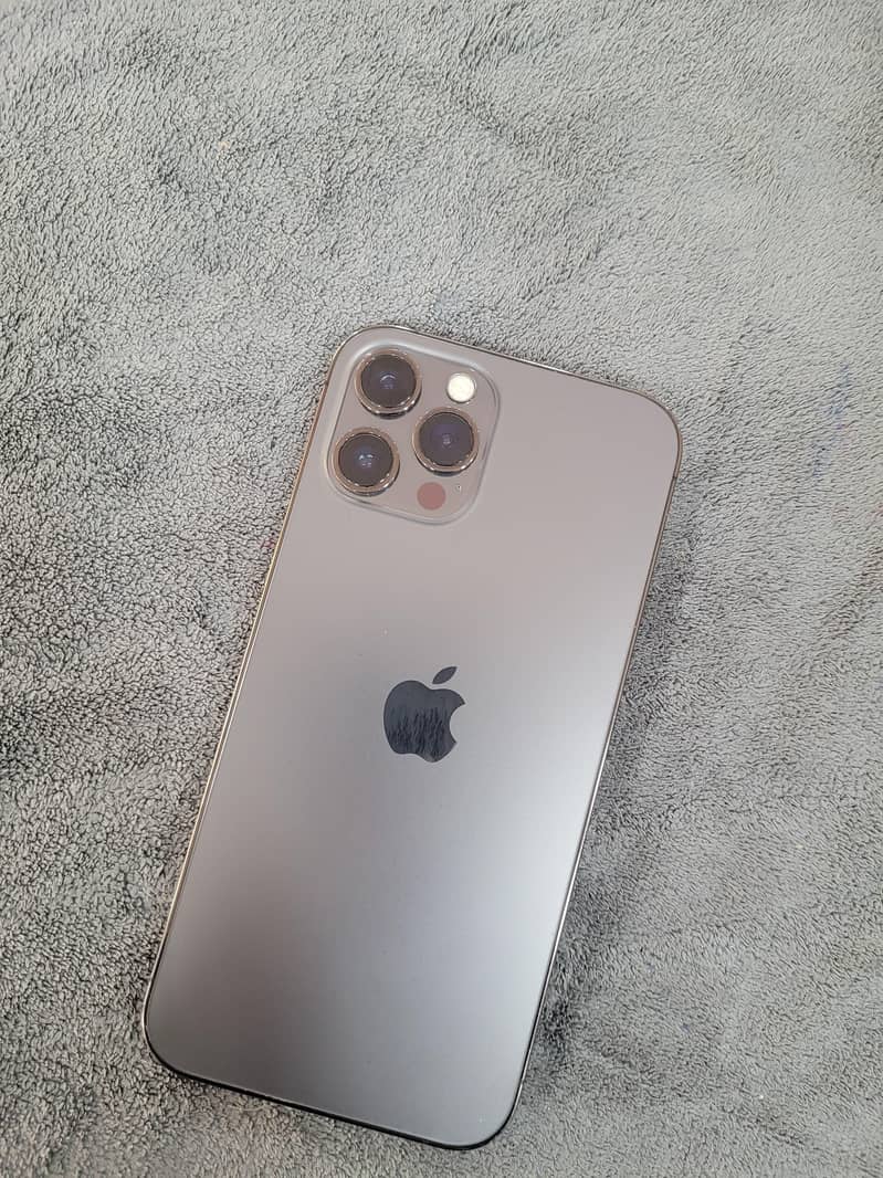Apple iPhone 12 Pro Max 4