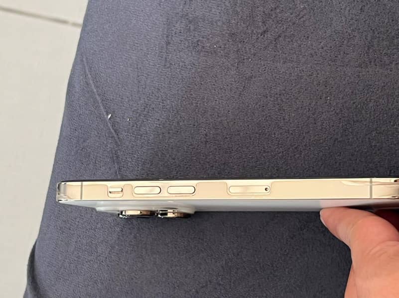 Apple iPhone 14 Pro 3
