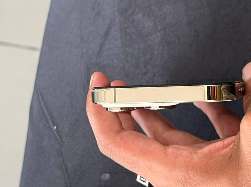 Apple iPhone 14 Pro 4