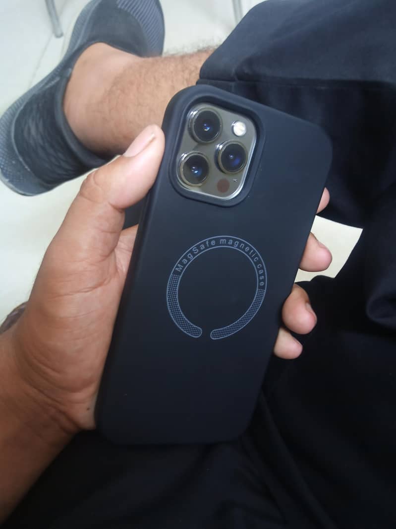 Apple iPhone 12 Pro Max 2