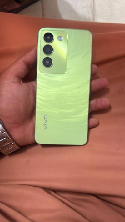 Vivo Y100