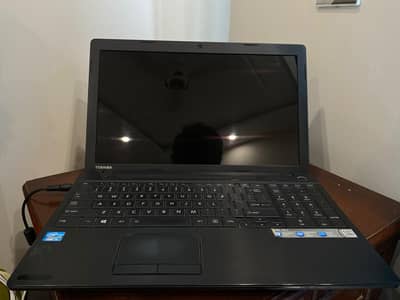 Toshiba Satellite C55-A5384 Core i3 4GB 400GB HDD Windows 10 - Lahore