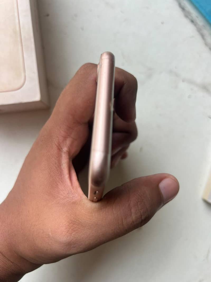 Apple iPhone 8 5