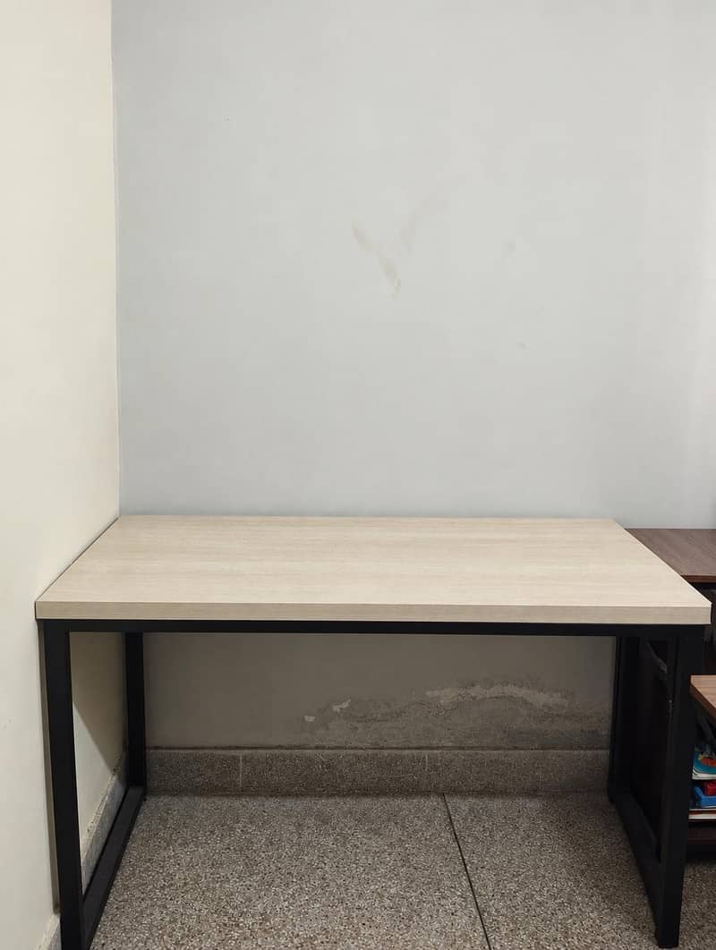 Office Table 0