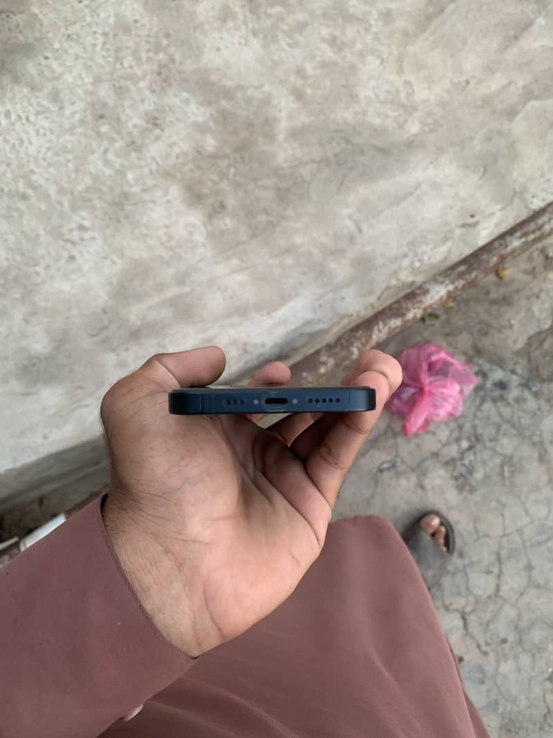 Apple iPhone 13 3