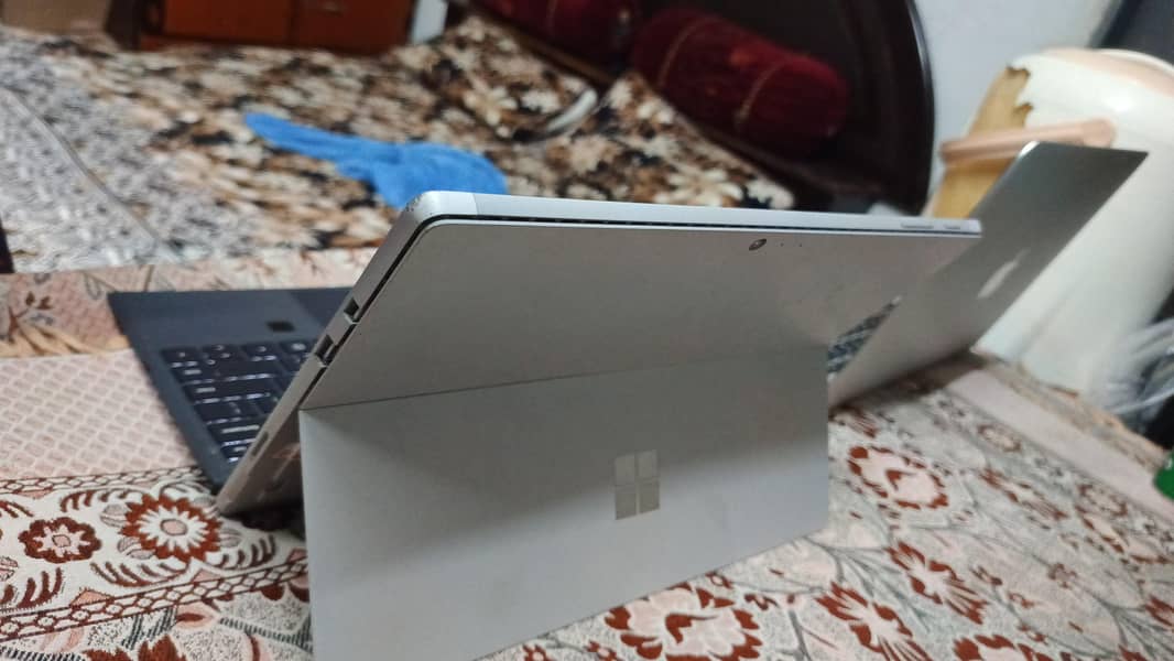 Microsoft Surface TAB 6 1