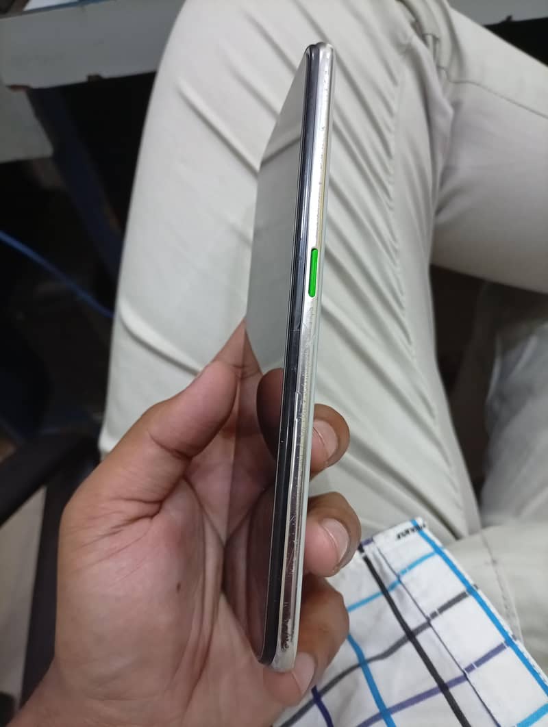 OPPO F11 4