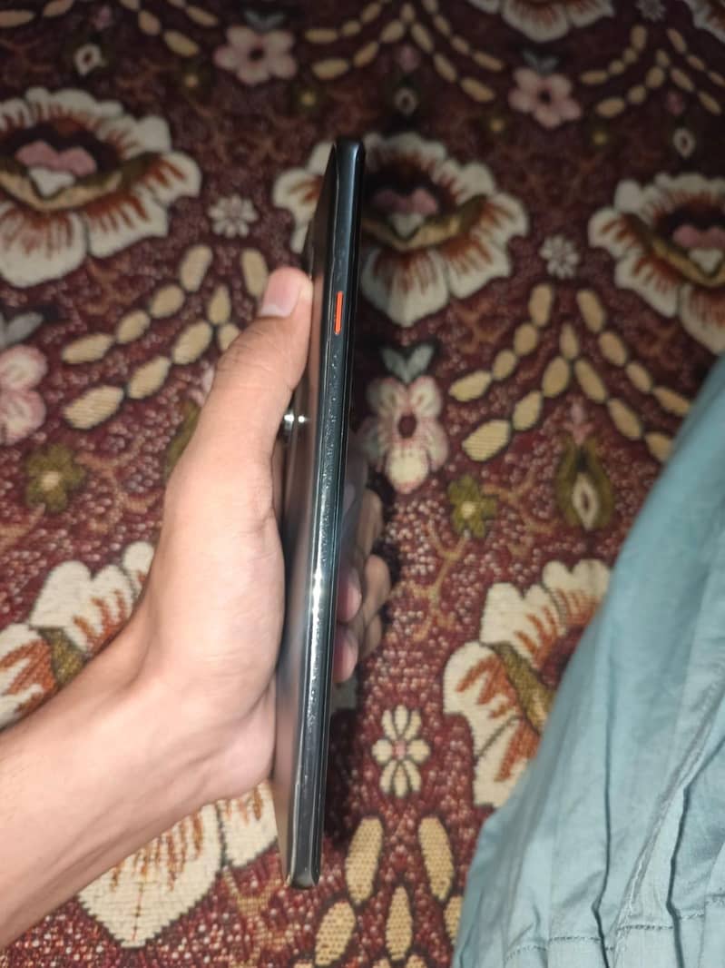 Tecno CAMON 40 Pro 4