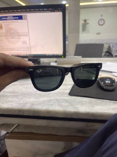 RAY-BAN HAND MADE IN ITALY   B