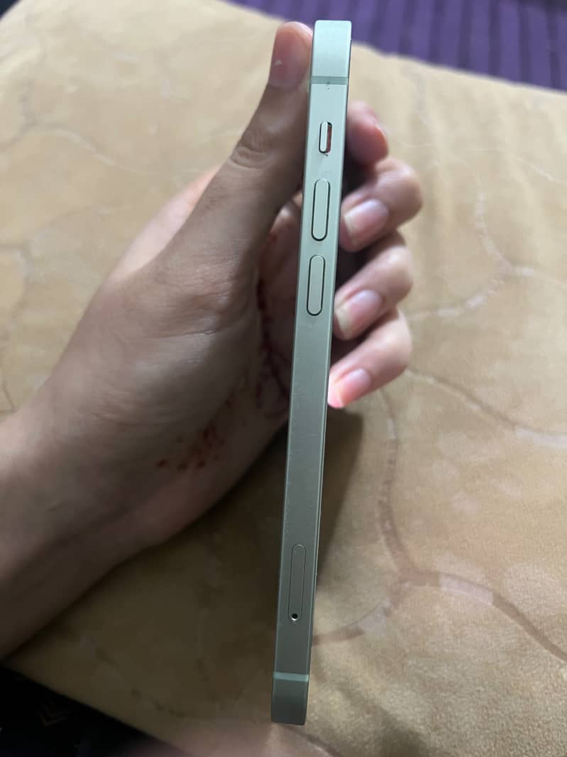 Apple iPhone 12 3