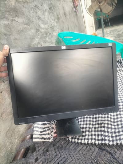 Lcd Hp 1945w For Sale Condition 10/9 Working Perfect