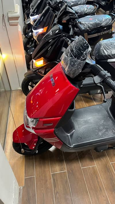 REVOO Electric Scooty All Models | A11 A12, C35YOUNG,C35,  Y-06 Scooty
