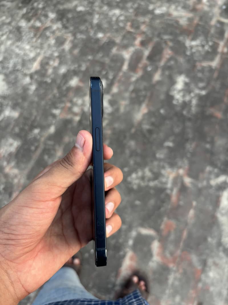 Apple iPhone 13 3