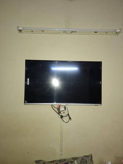 Samsung 42 Inch LED TV – Good Condition | Smart TV