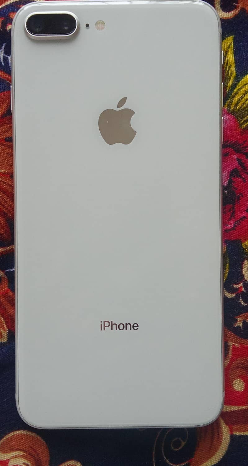 Apple iPhone 8 Plus 1