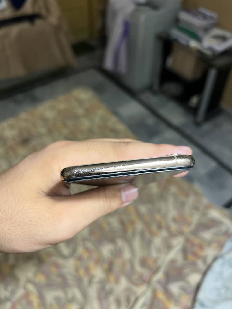 Apple iPhone XS Max 0