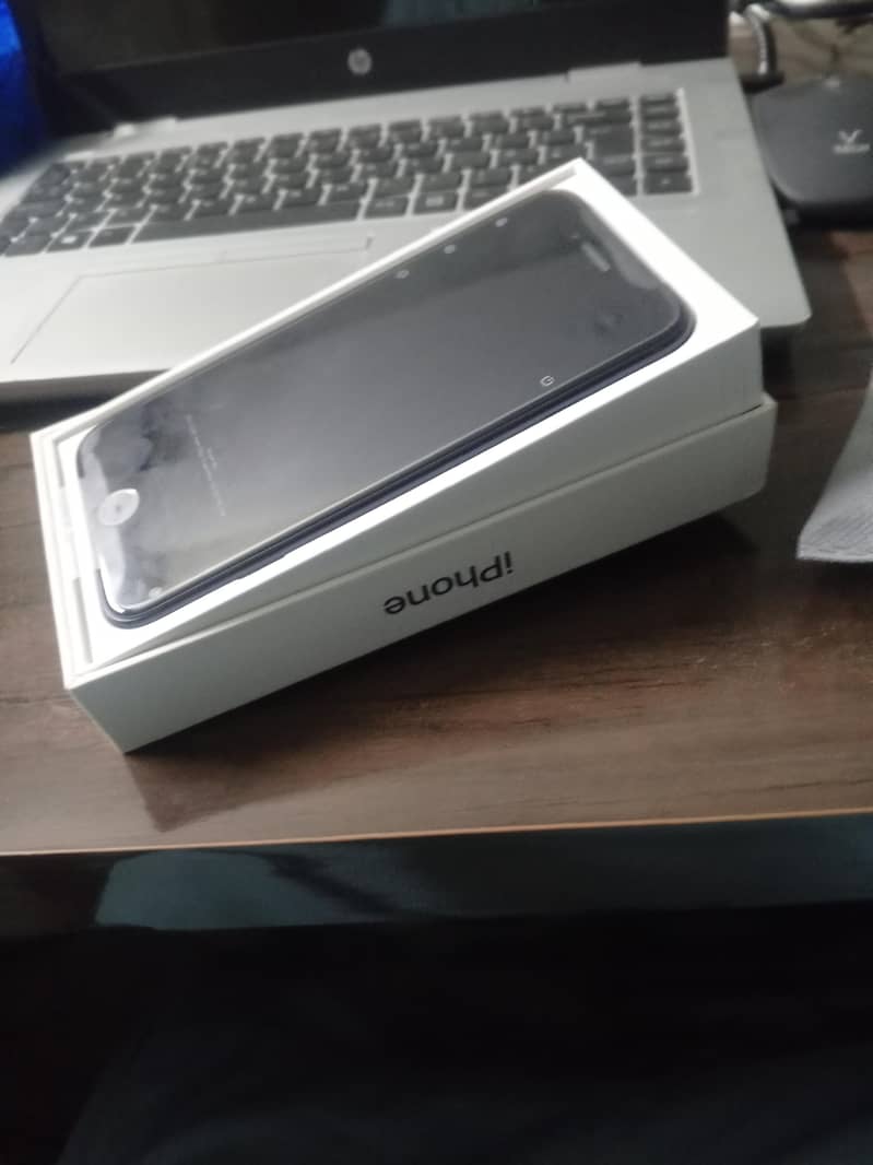 Apple iPhone SE 3rd gen 0