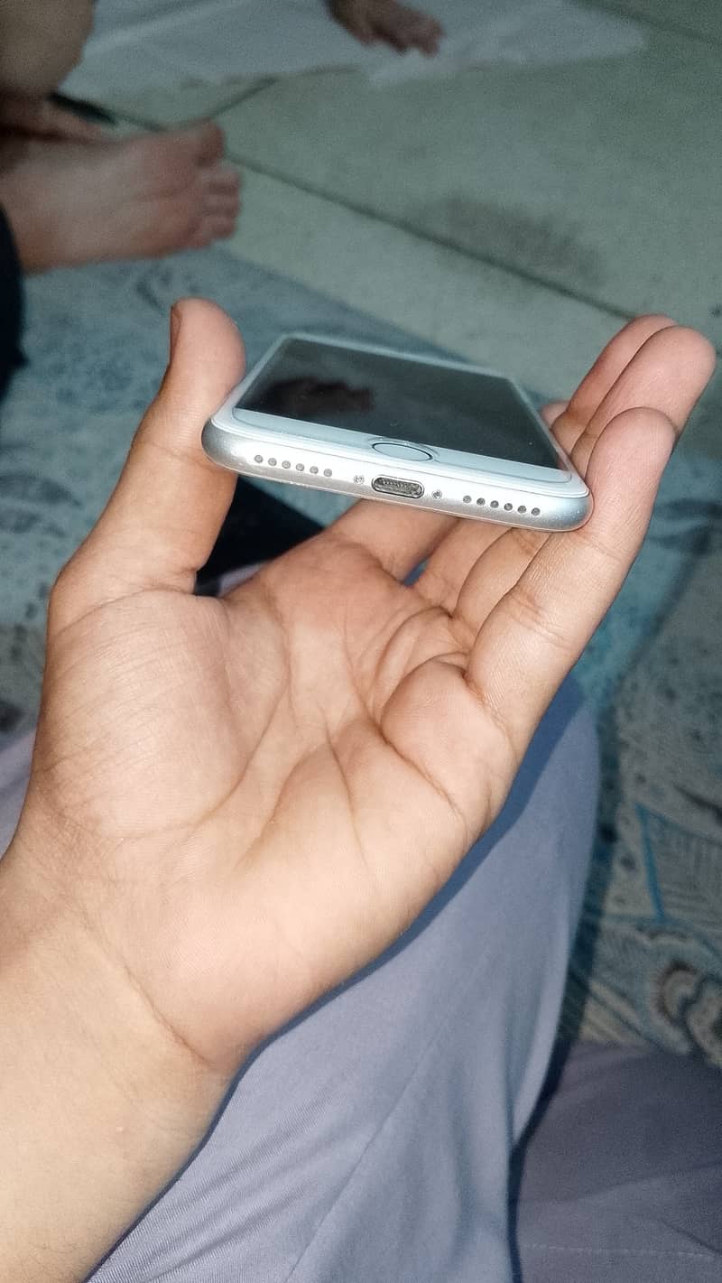 Apple iPhone 8 (FU) 1