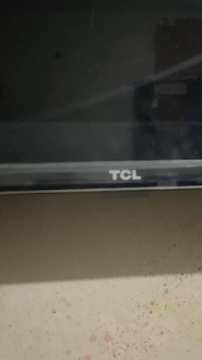 10/10 conditions like new  42 inches Android