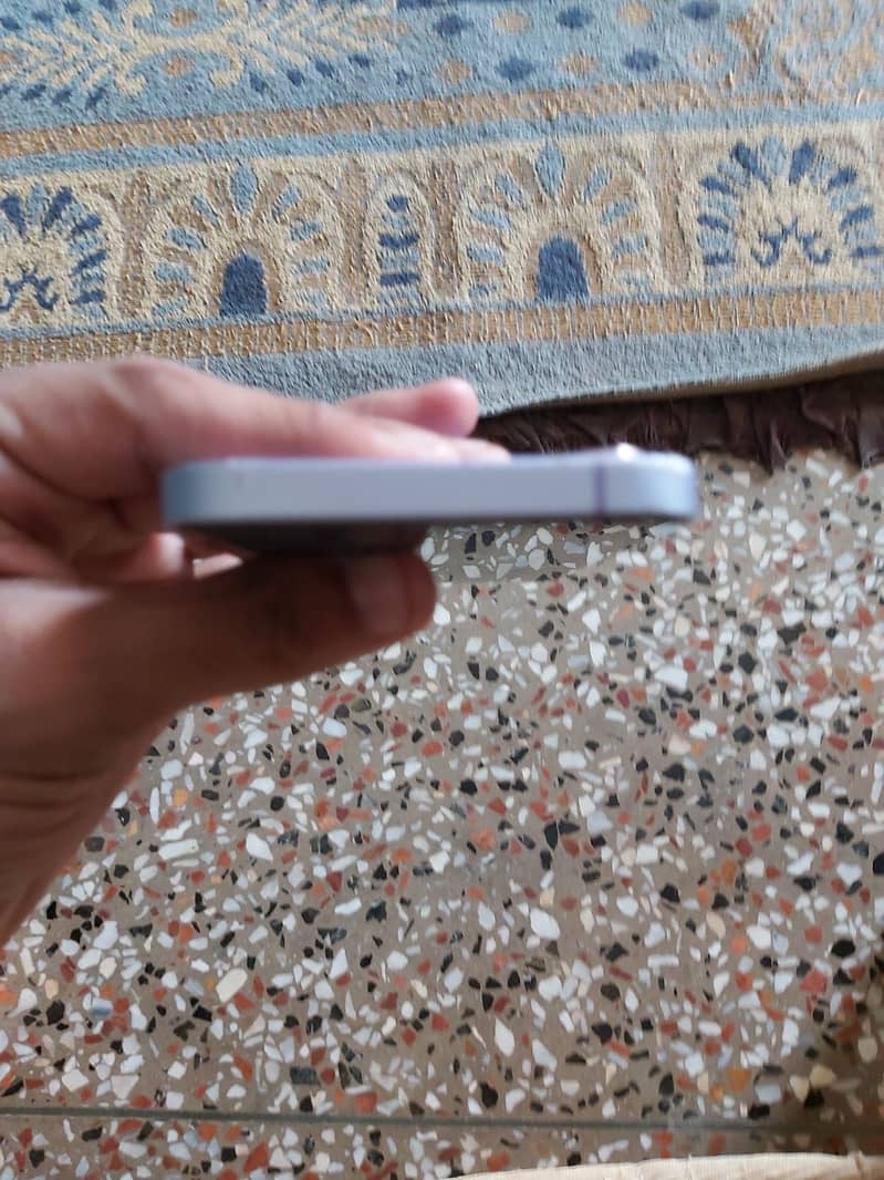 Apple iPhone 12 3