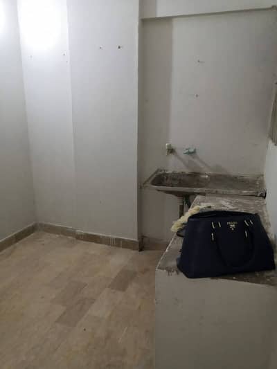 1 bed lounge flat available for sale