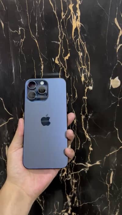 Apple iPhone 15Pro Max512 Gb complete box Jv