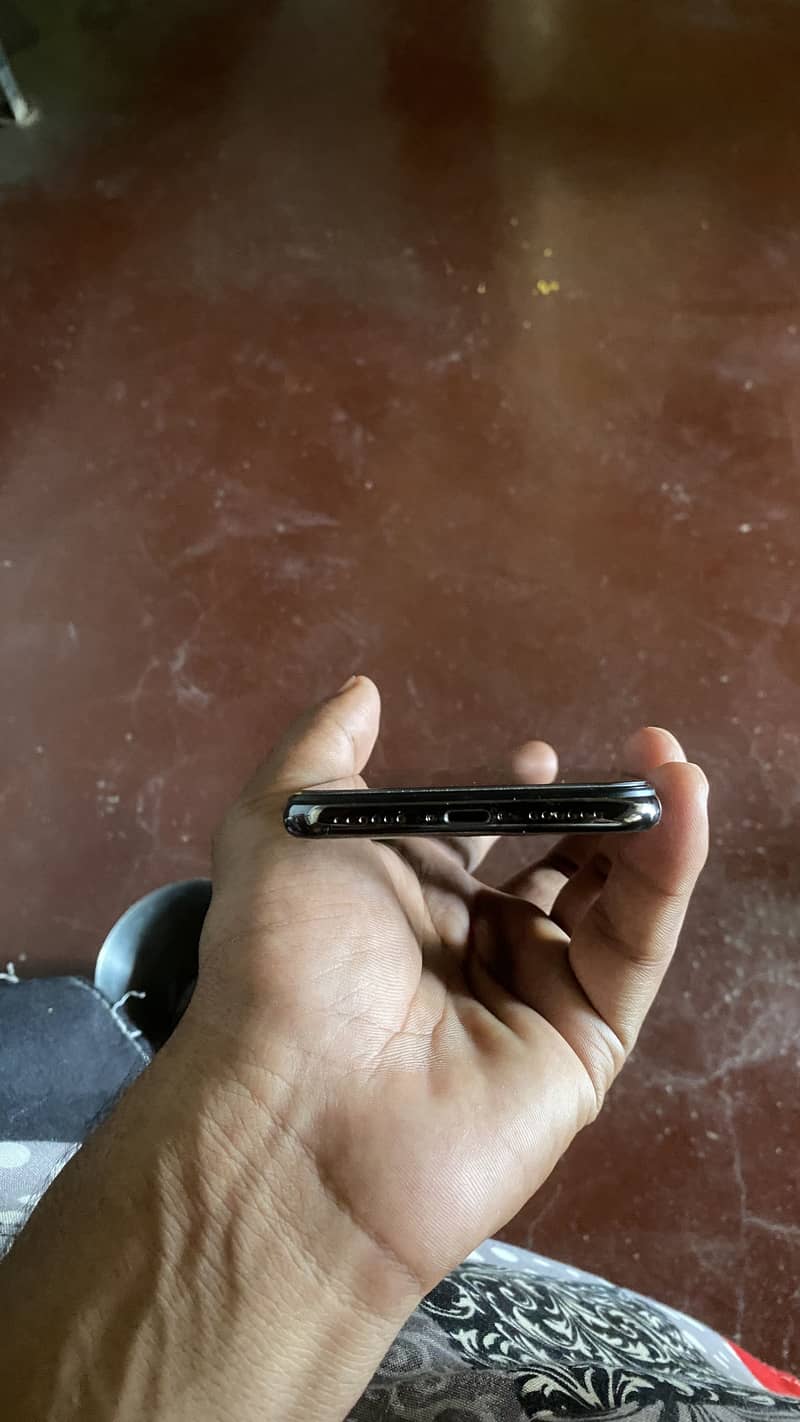 Apple iPhone X 0