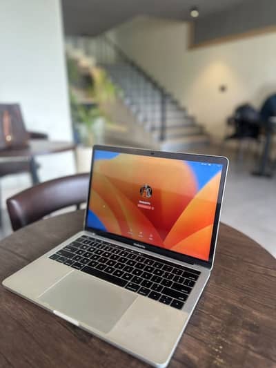 MacBook Pro 2017 Touch Bar — 512GB