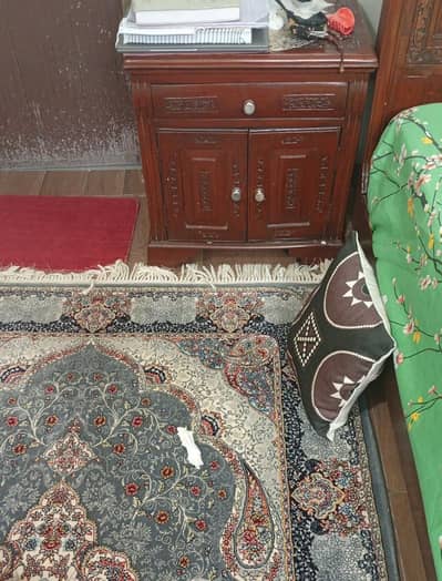 Hand work bed for urgent sale