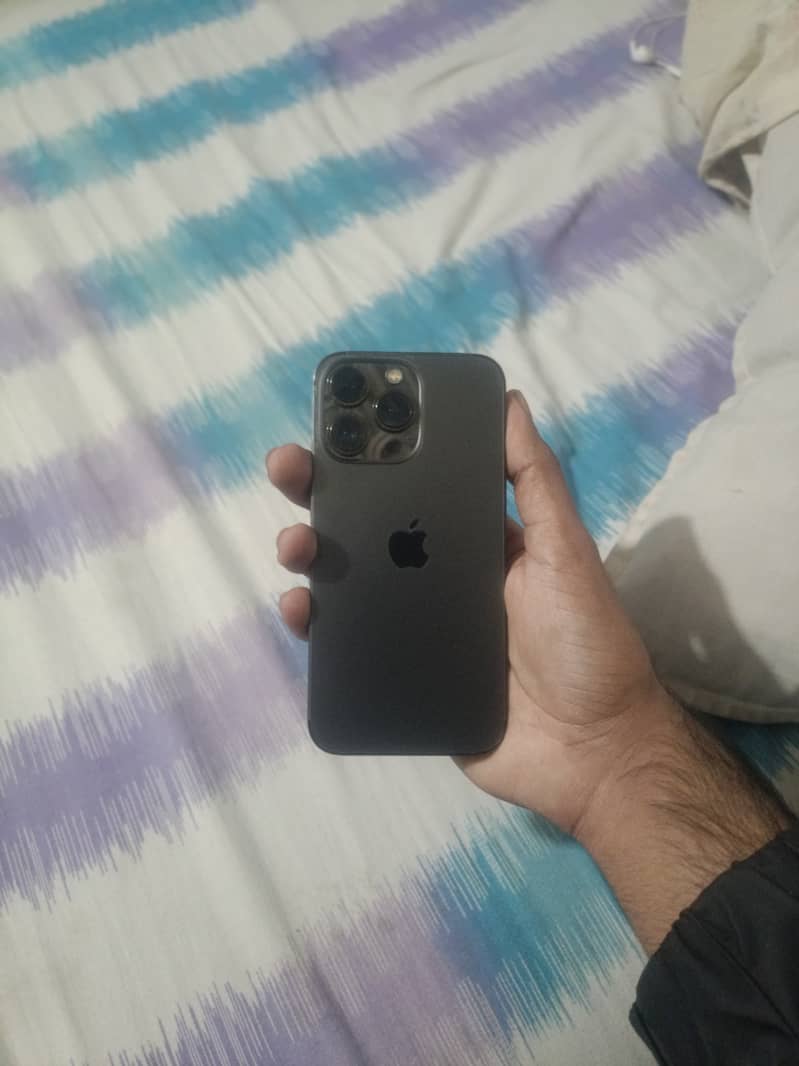 Apple iPhone 13 Pro 1