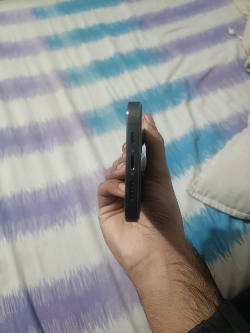 Apple iPhone 13 Pro 2