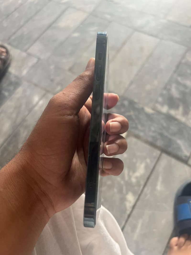 Apple iPhone 12 Pro 2