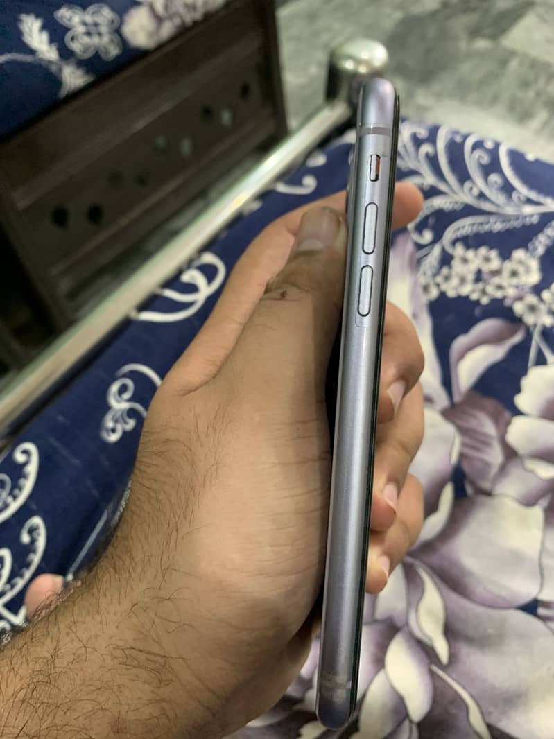 Apple iPhone 11 5