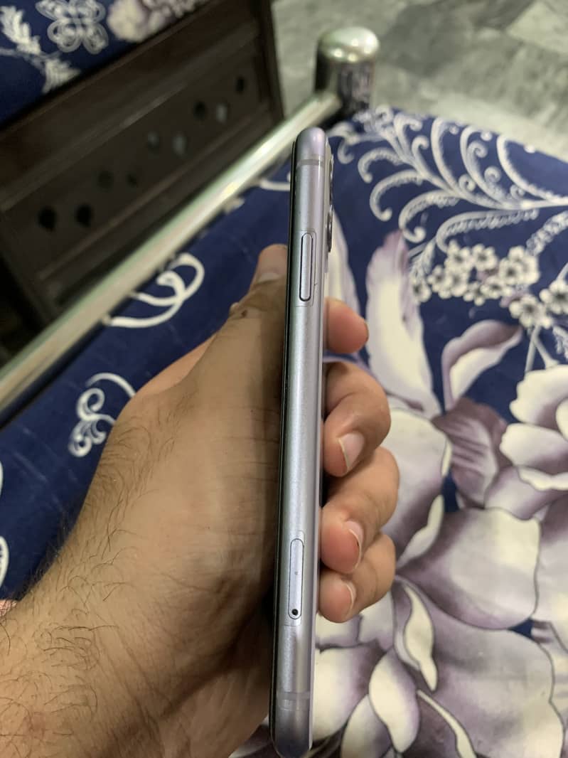 Apple iPhone 11 6