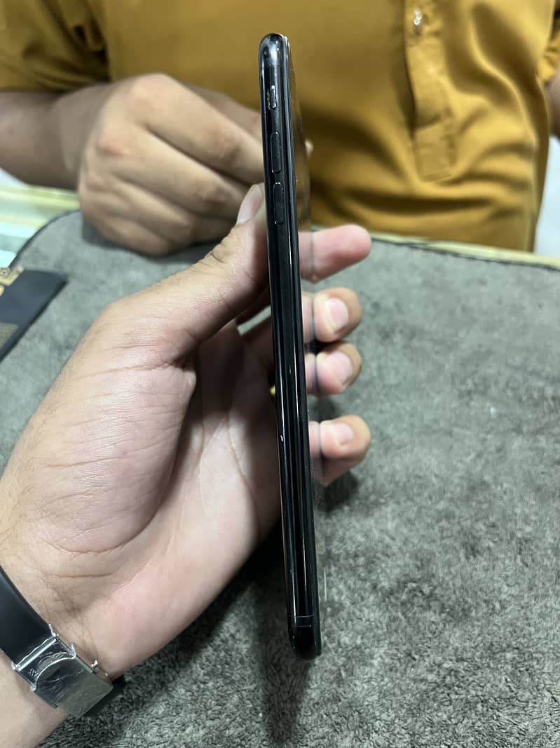 Apple iPhone 7 Plus 2