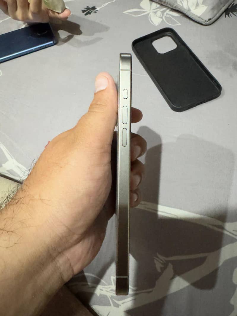 Apple iPhone 15 Pro Max 5