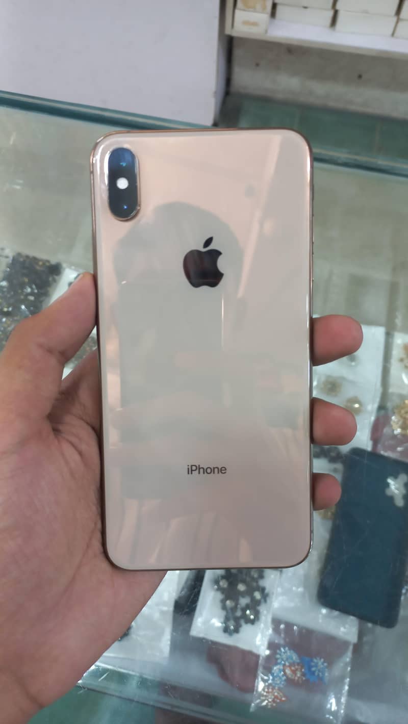 Apple iPhone XS Max 7