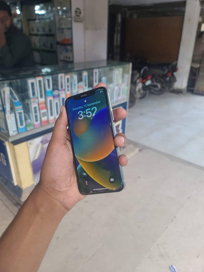 Apple iPhone X 0