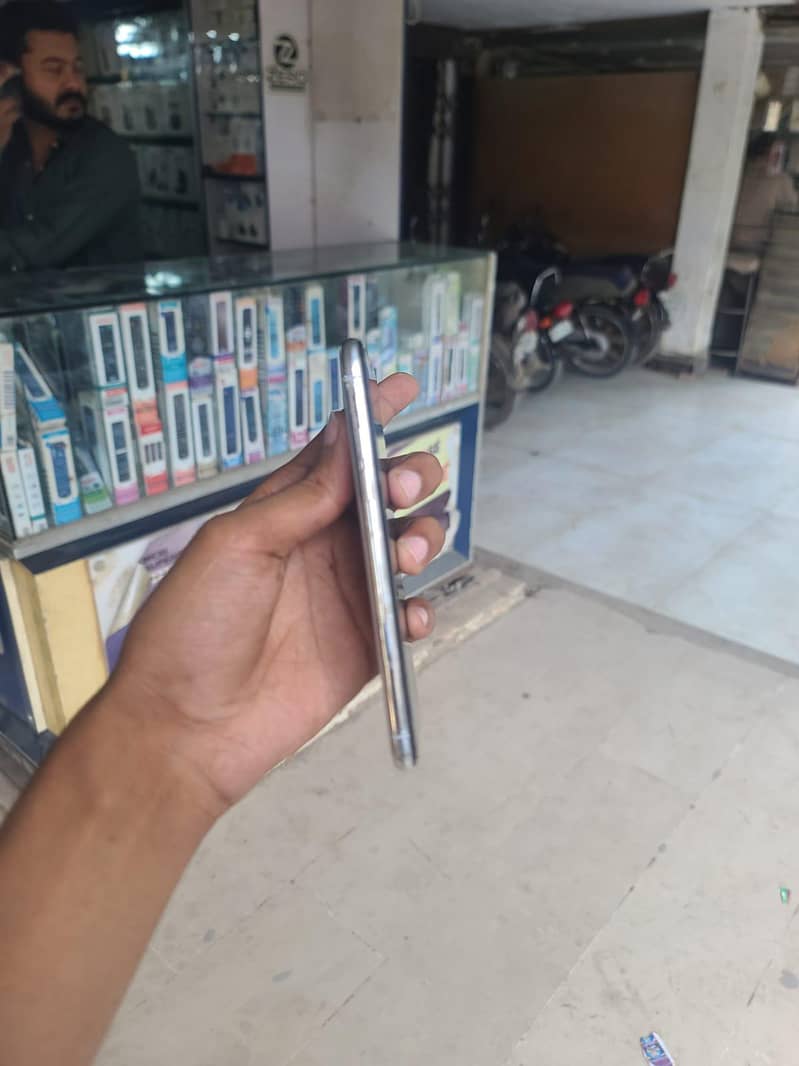 Apple iPhone X 1