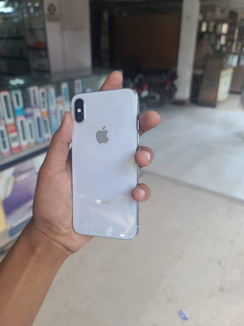 Apple iPhone X 3