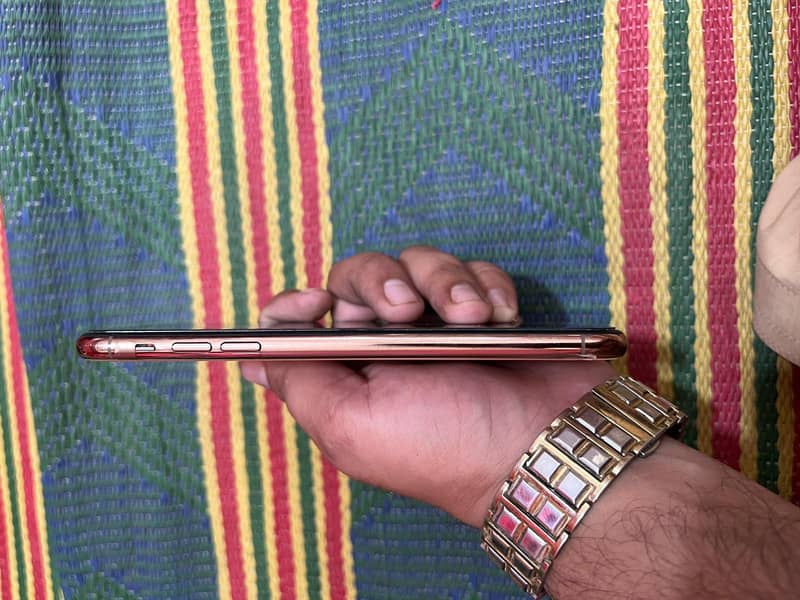 Apple iPhone 11 Pro Max 1