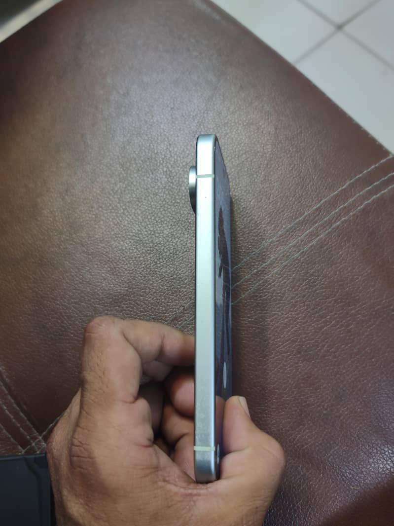 Google Pixel 9 6