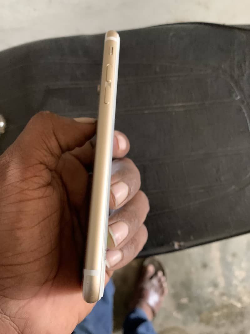 Apple iPhone 6S 1